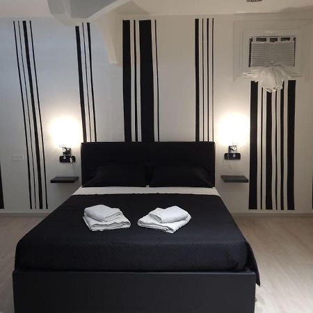 Come Per Incanto Rooms Bosa Esterno foto