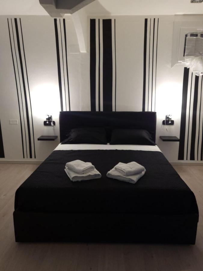 Come Per Incanto Rooms Bosa Esterno foto