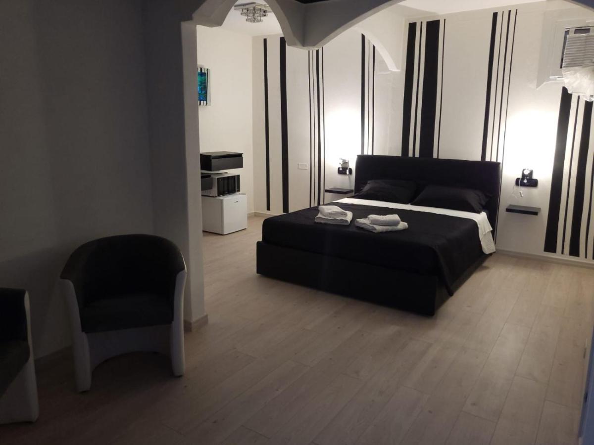 Come Per Incanto Rooms Bosa Esterno foto